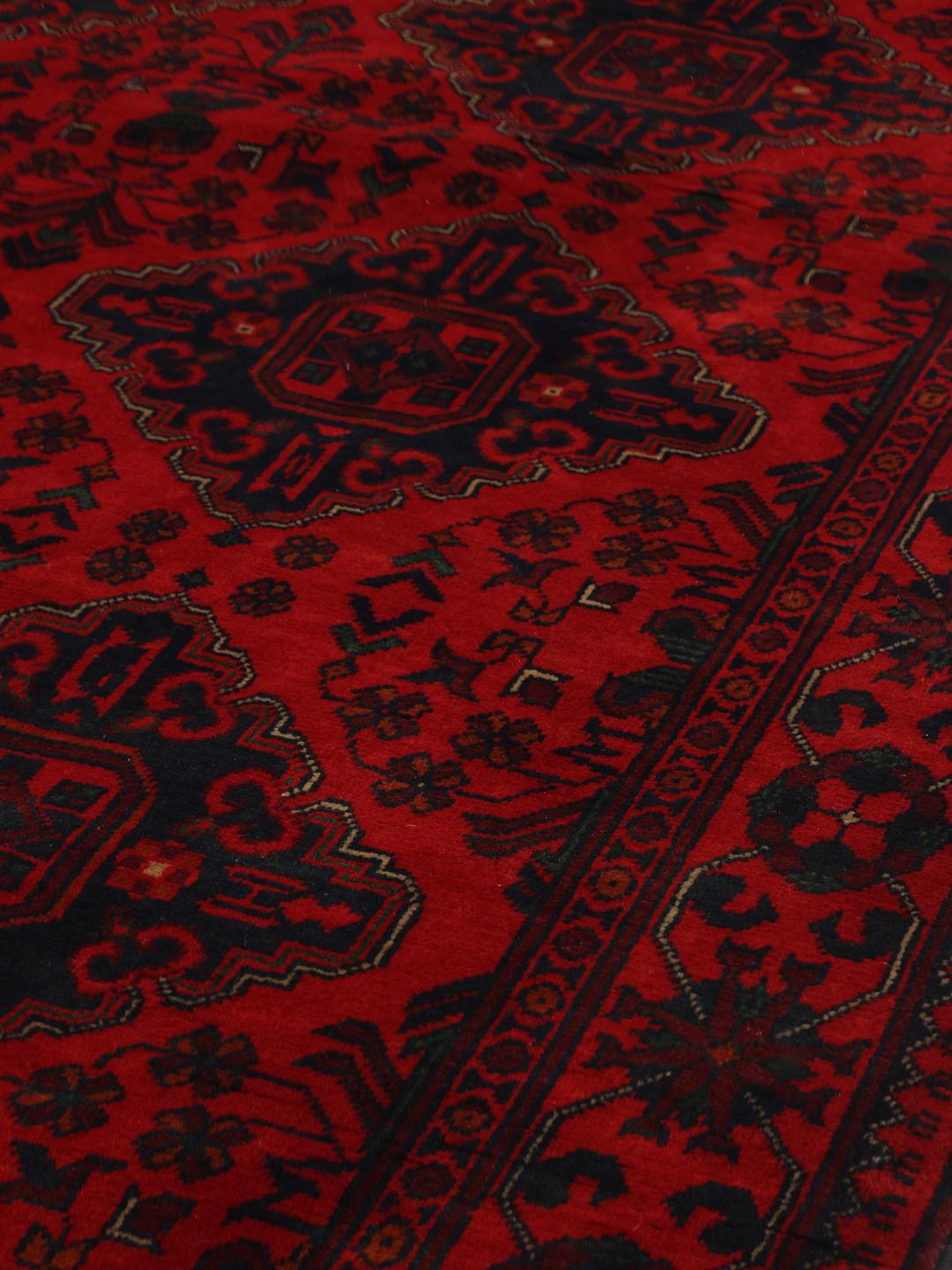 Tappeto Kunduz proveniente dall'Afghanistan in rosso scuro e blu scuro