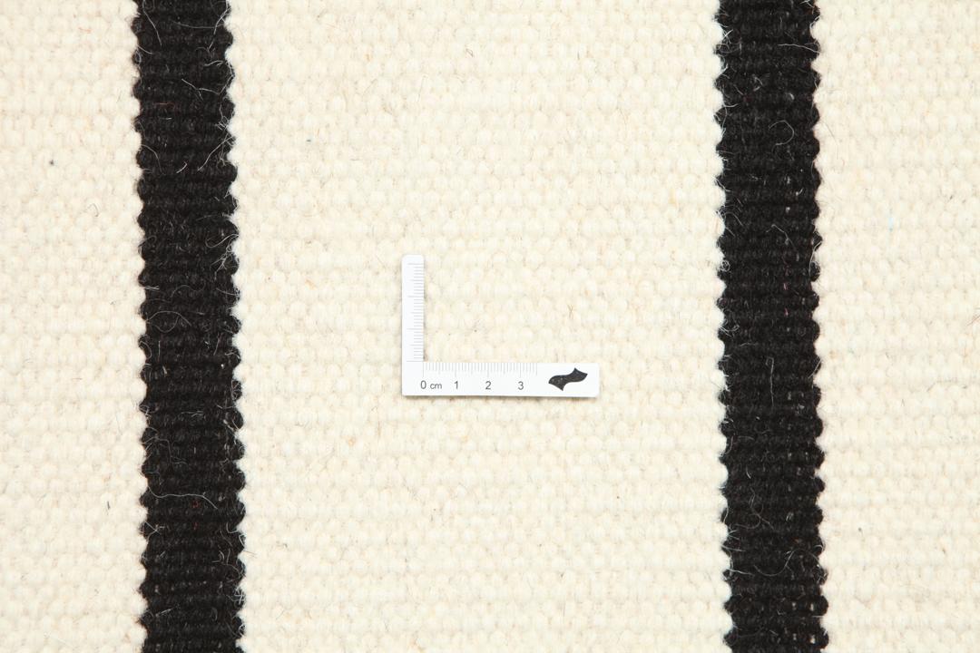 Dorri Stripe - White / Black - 160 x 230 cm