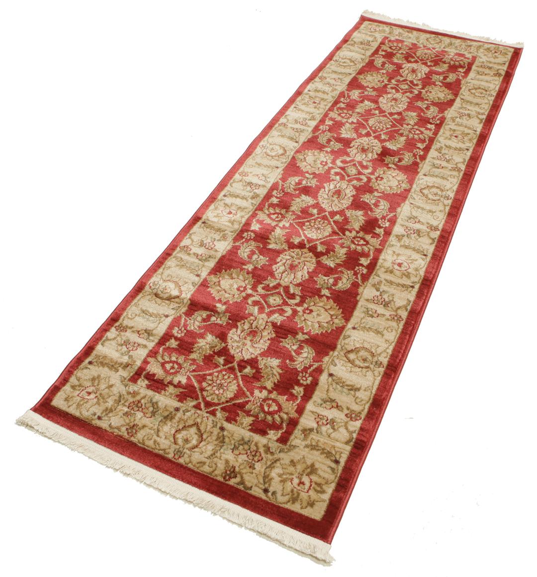 Rode loper met traditionele bloemmotieven en decoratieve randen