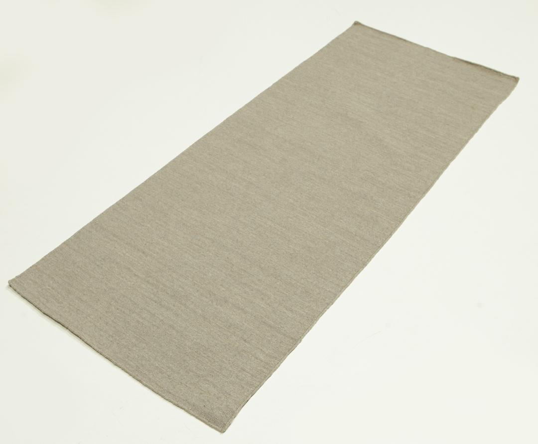 Lysegrå og beige håndvævet løber