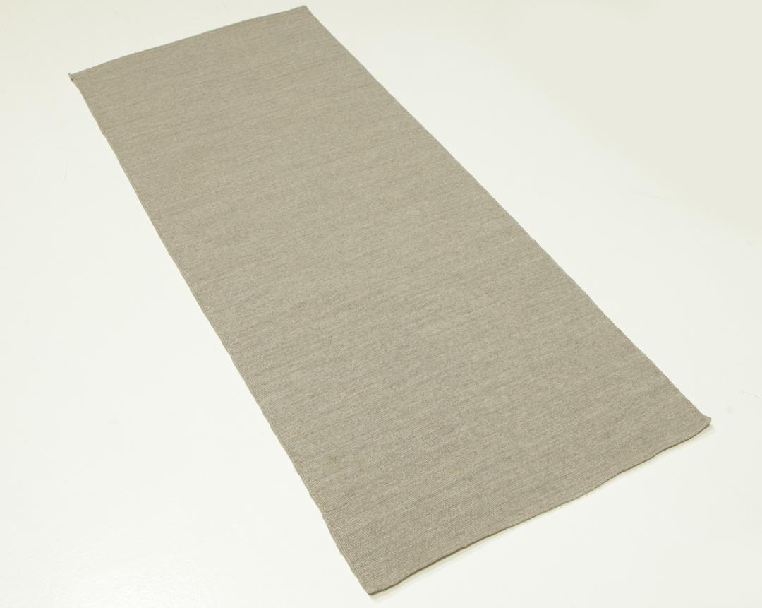 Lysegrå og beige håndvævet løber