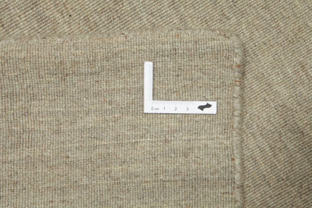 Lysegrå og beige håndvævet løber