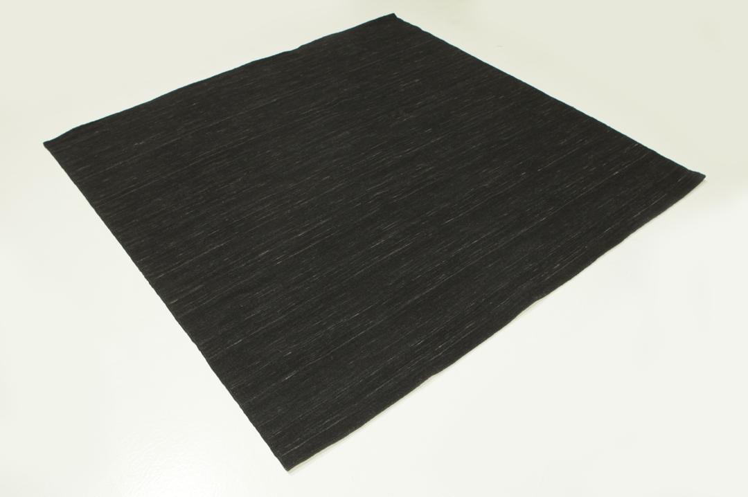 Tapete quadrado preto