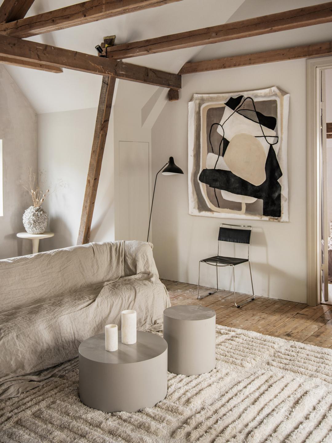 Offwhite tapijt met hoge en lage pooltextuur