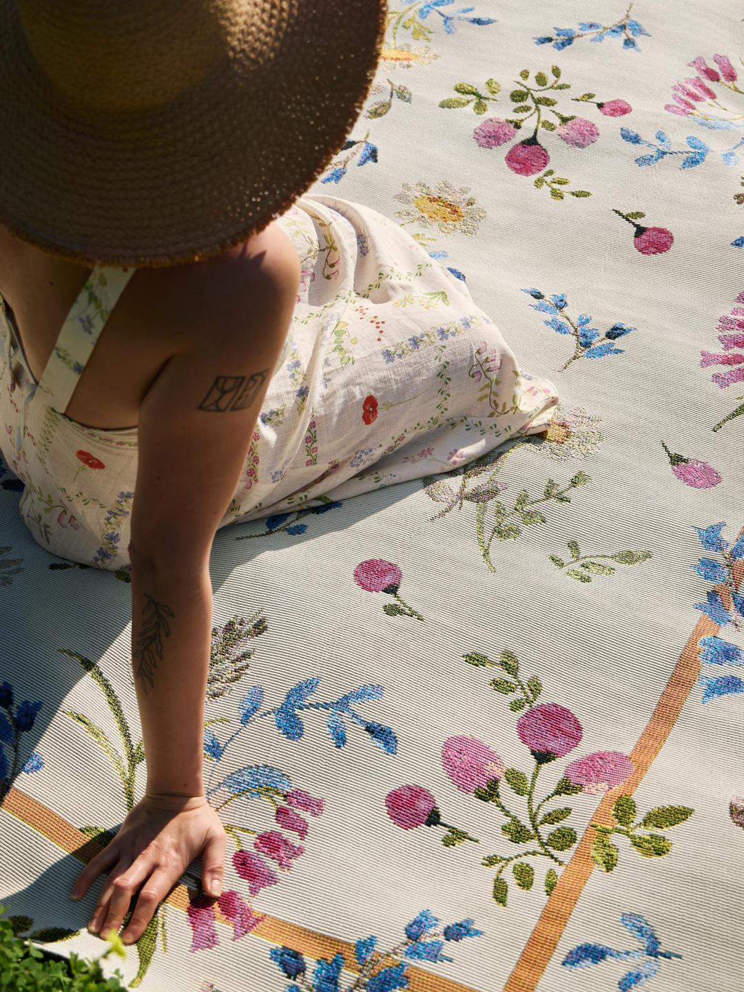 Meerkleurig vloerkleed met bloemmotieven
