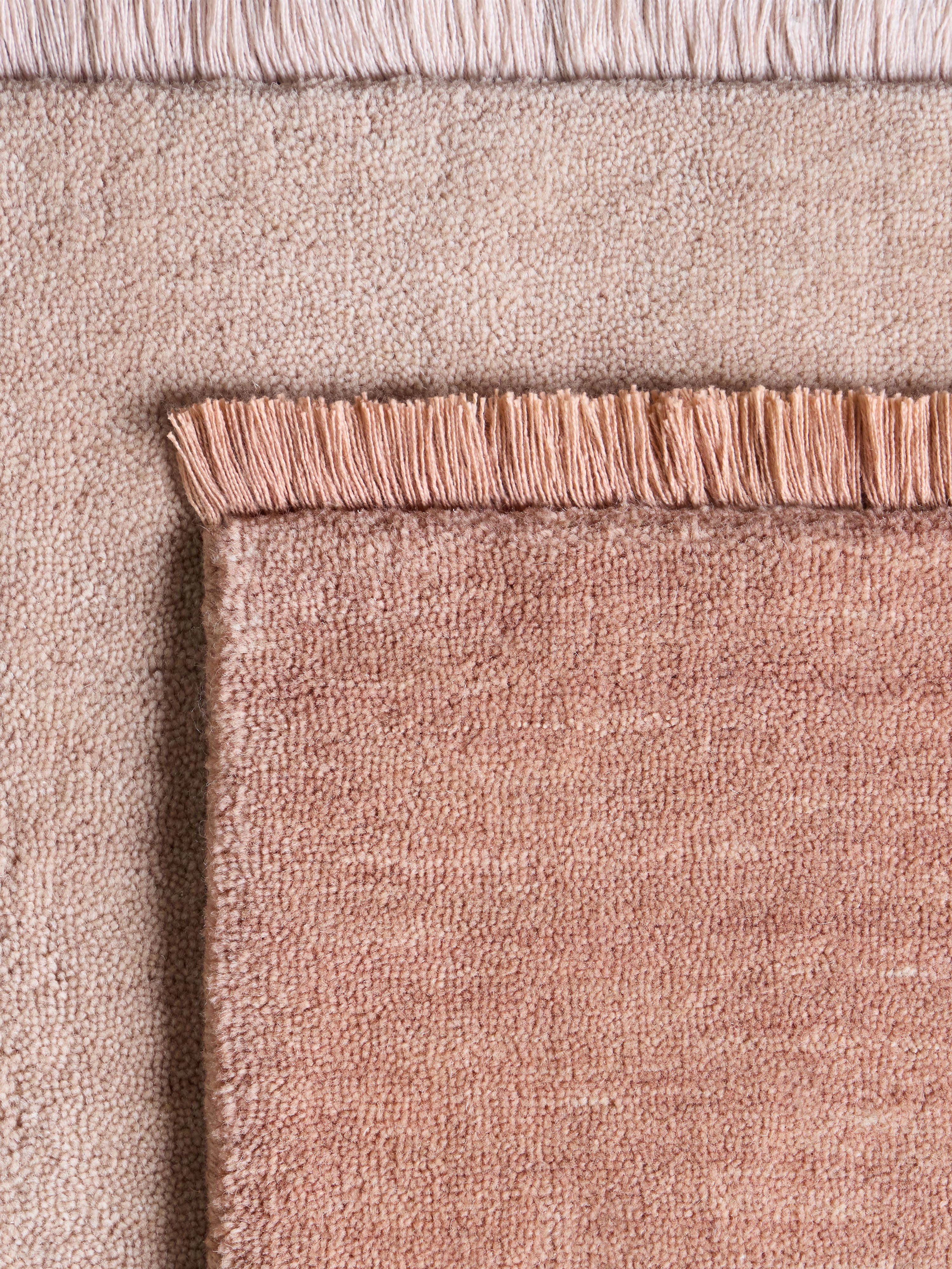 Rugvista premium - Handloom fringes - ライトピンク 200 x 300