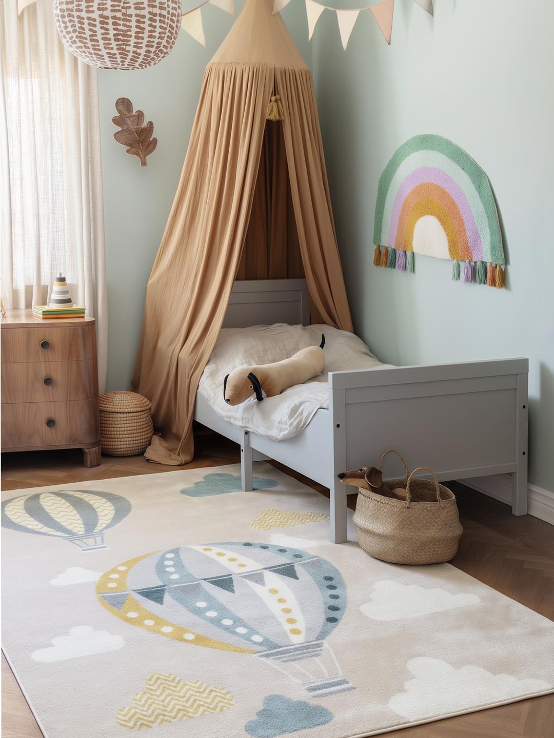Beige tapijt met luchtballonnen en wolkjes