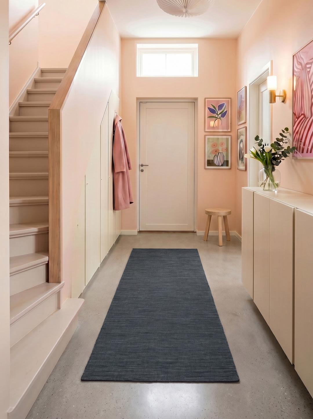 donkerblauw kleed als loper