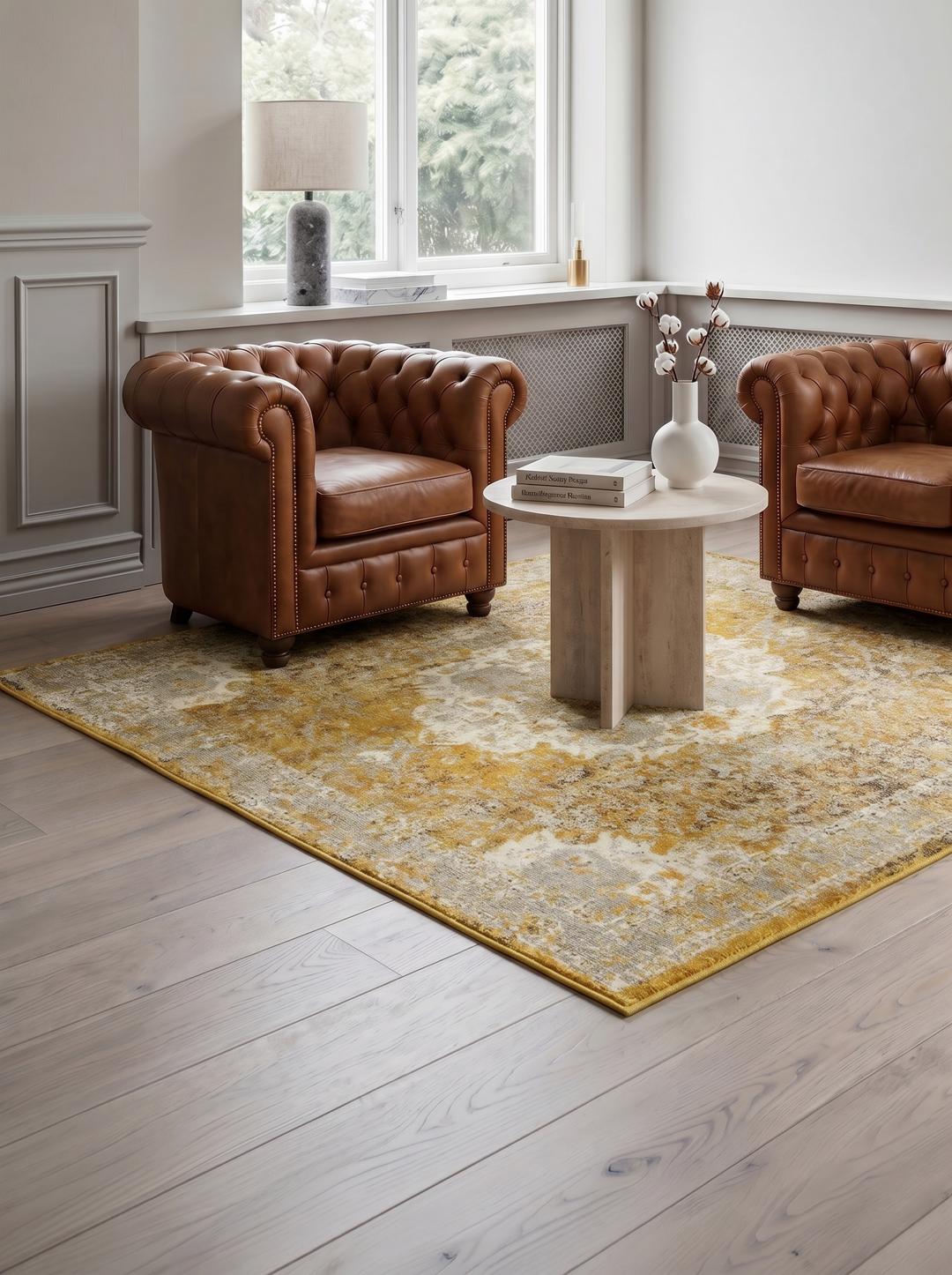 Vierkant tapijt in het geel met een decoratief patroon