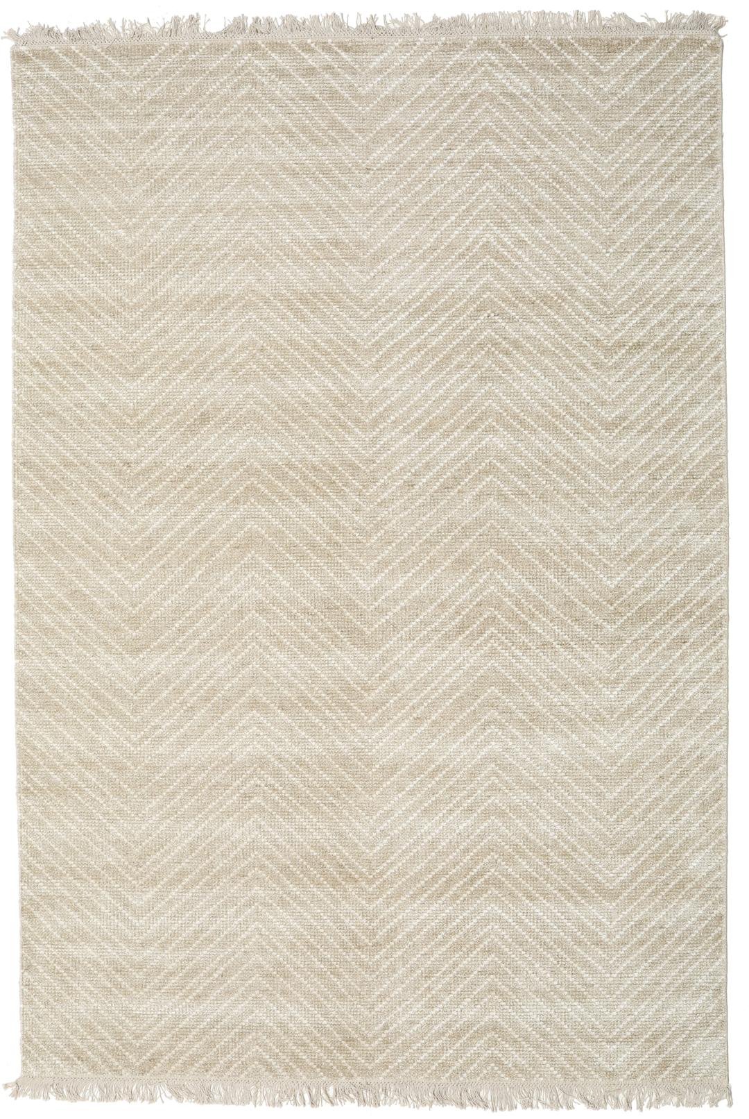 Beige tapijt met een visgraatpatroon