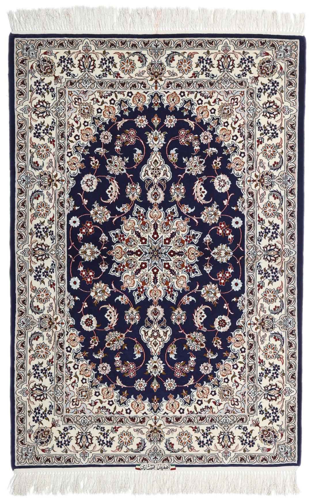 Handgeknoopt Isfahan tapijt met een centraal medaillon in blauwe en beige tinten