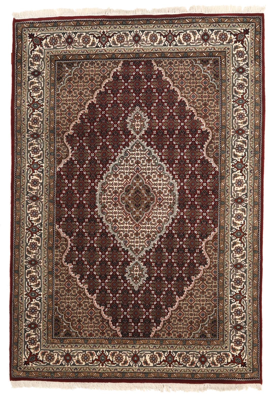 Tapis Tabriz noué à la main avec un motif médaillon floral rouge et beige provenant d'Inde
