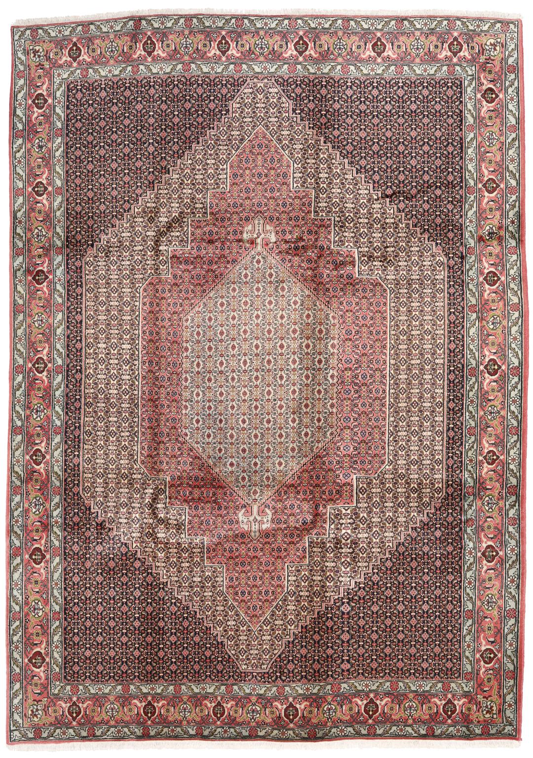 Handgeknoopt Senneh wollen tapijt uit het Midden-Oosten in multicolor tinten.
