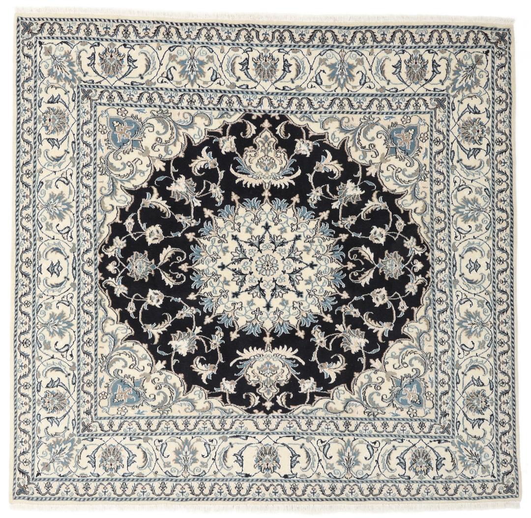 Vierkant Nain-tapijt met sierlijke bloemmotieven in zwart en blauw uit het Midden-Oosten