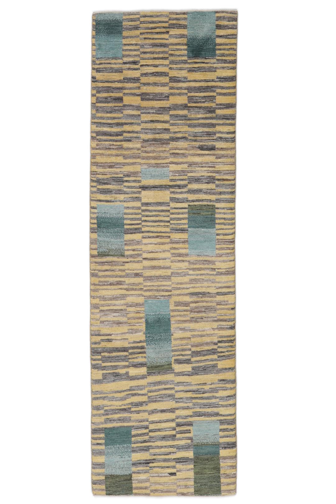 En unik håndknyttet Gabbeh Fine løber fra Mellemøsten med et flerfarvet geometrisk og kunstnerisk design.