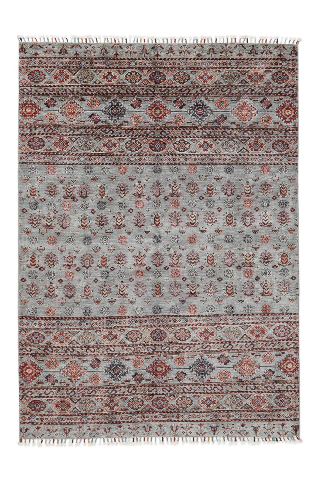 Hand-knotted Middle Eastern rug in grey Wool with traditional geometric motifs