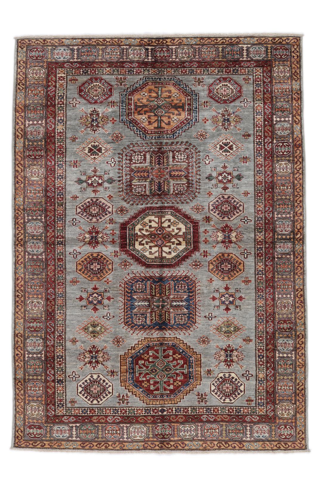 Covor din lână Kazak Ariana înnodat manual, provenit din Afganistan, cu câmp gri și modele geometrice