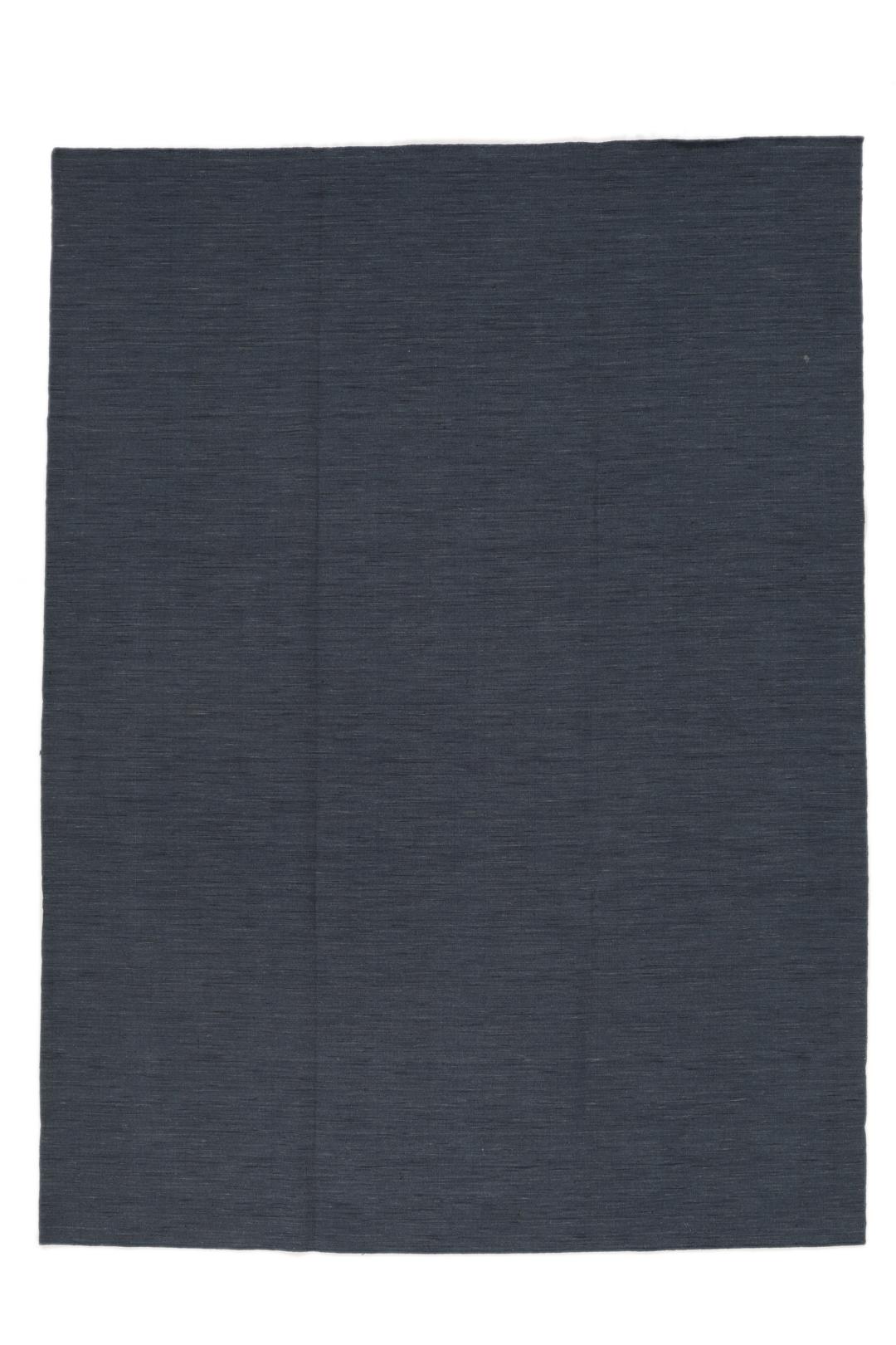 Handgeweven minimalistisch vloerkleed uit India in een donkerblauwe tint