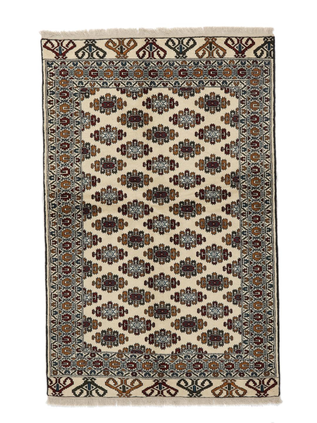 Handgeknoopt Turkaman-tapijt uit het Midden-Oosten in beige met herhalende motieven