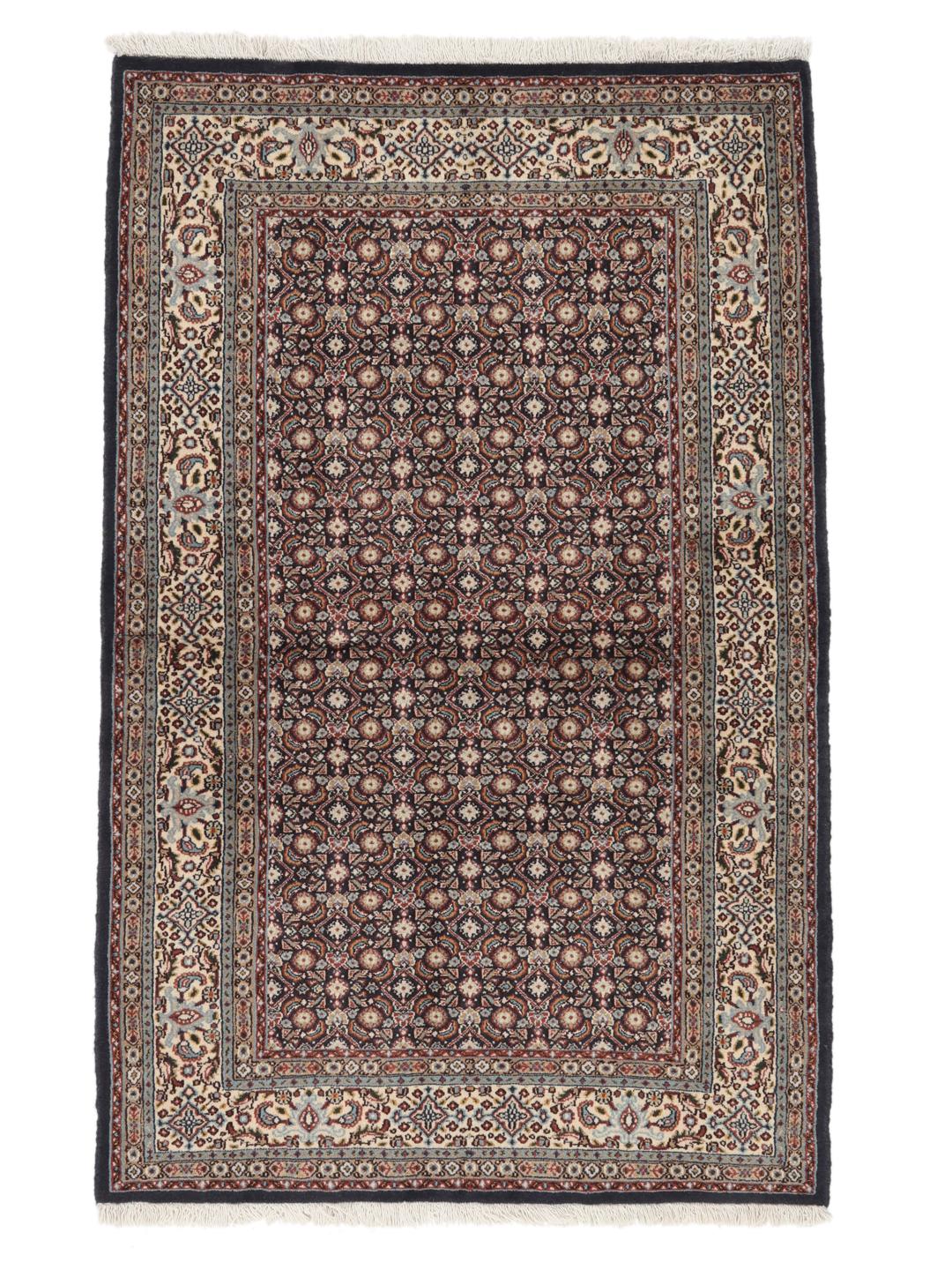 Handgeknoopt Moud-tapijt met traditionele motieven uit het Midden-Oosten in donkerrood en beige
