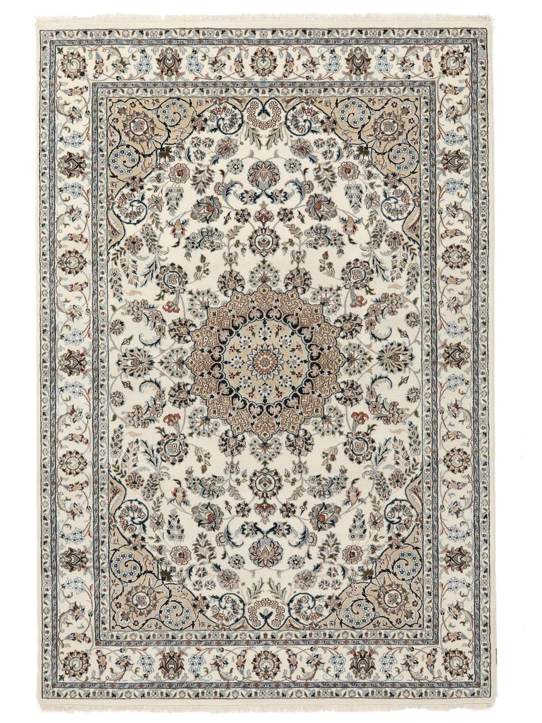Tapis Nain Indo beige noué à la main avec des motifs floraux ornés