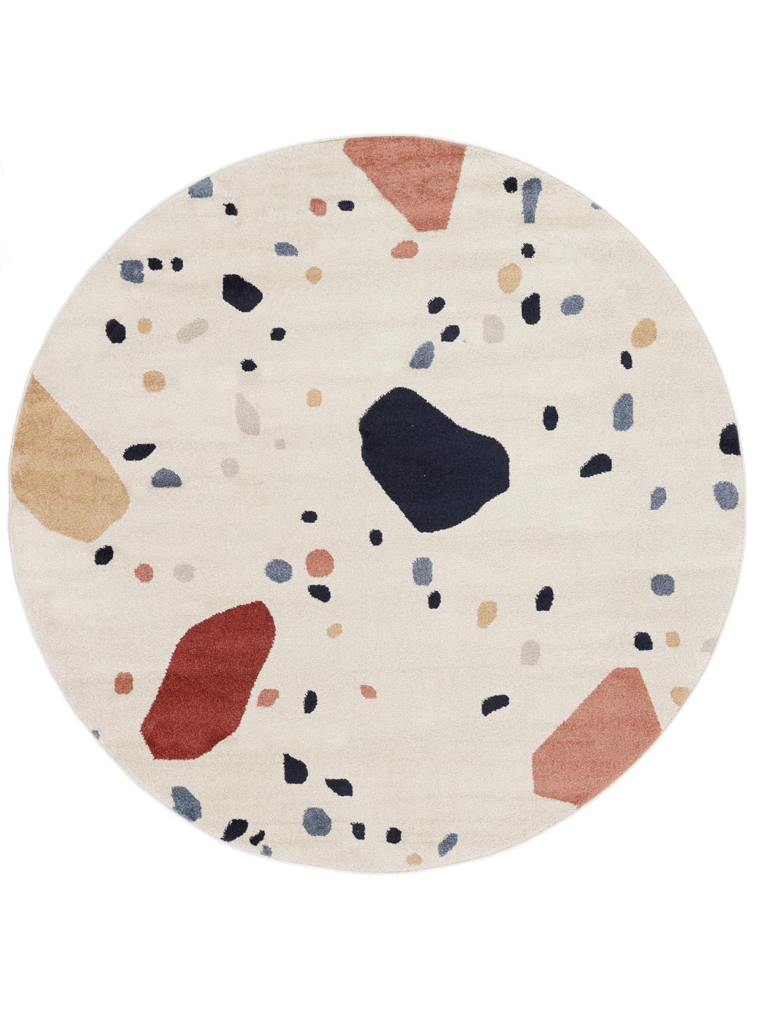 Rond vloerkleed met een op terrazzo geïnspireerd patroon in crème, beige en blauw.