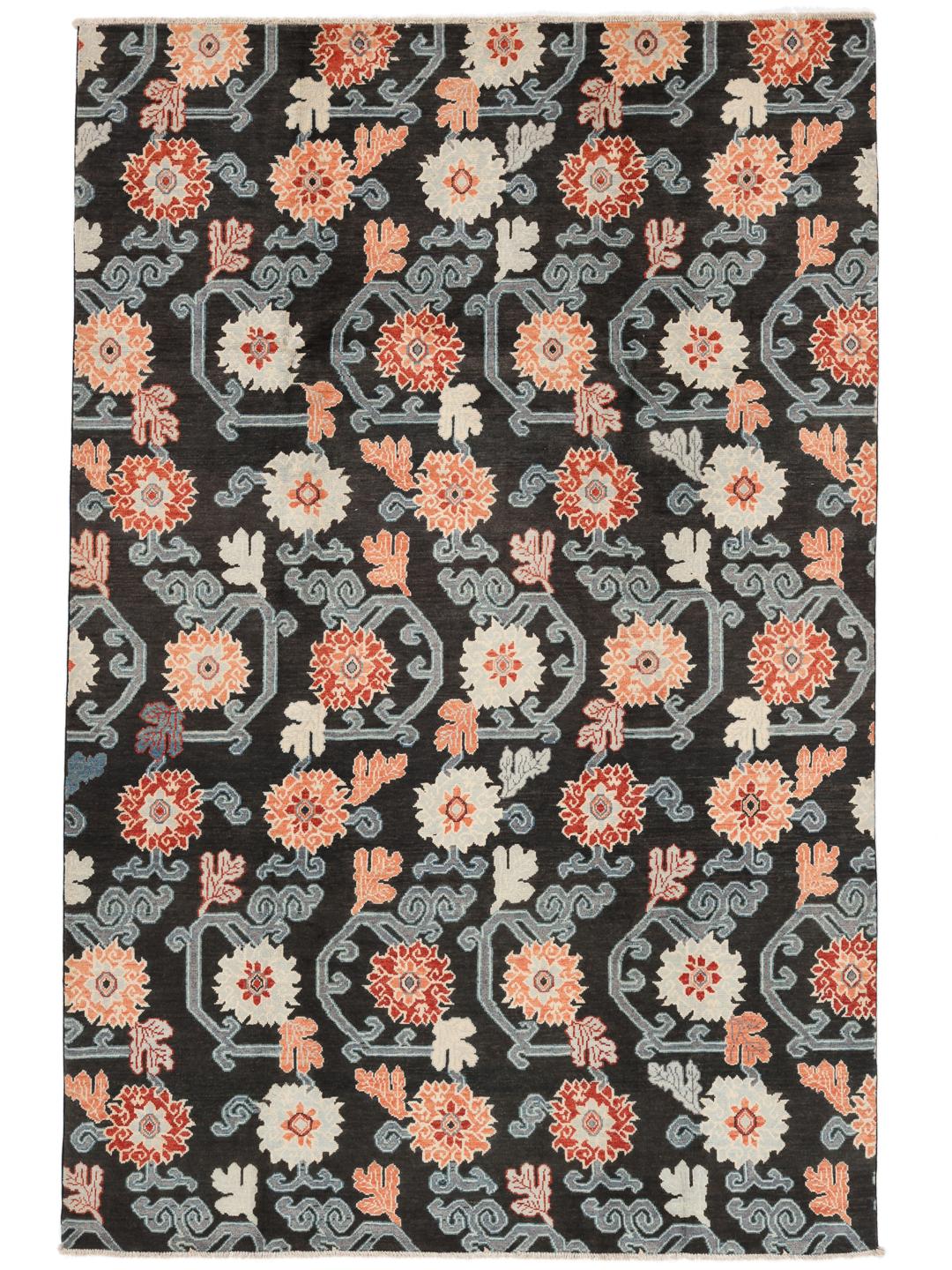 Alfombra Kazak afgana anudada a mano con campo negro y patrones florales