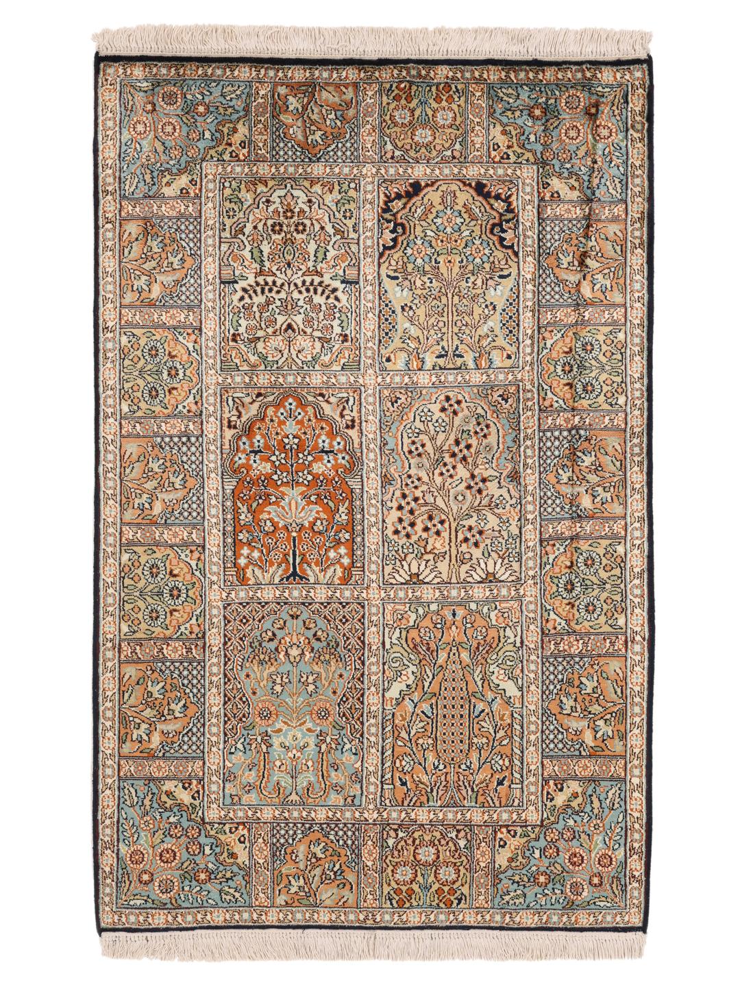 Handgeknoopt Kashmir zijden tapijt met ingewikkelde florale motieven in multicolor uit India