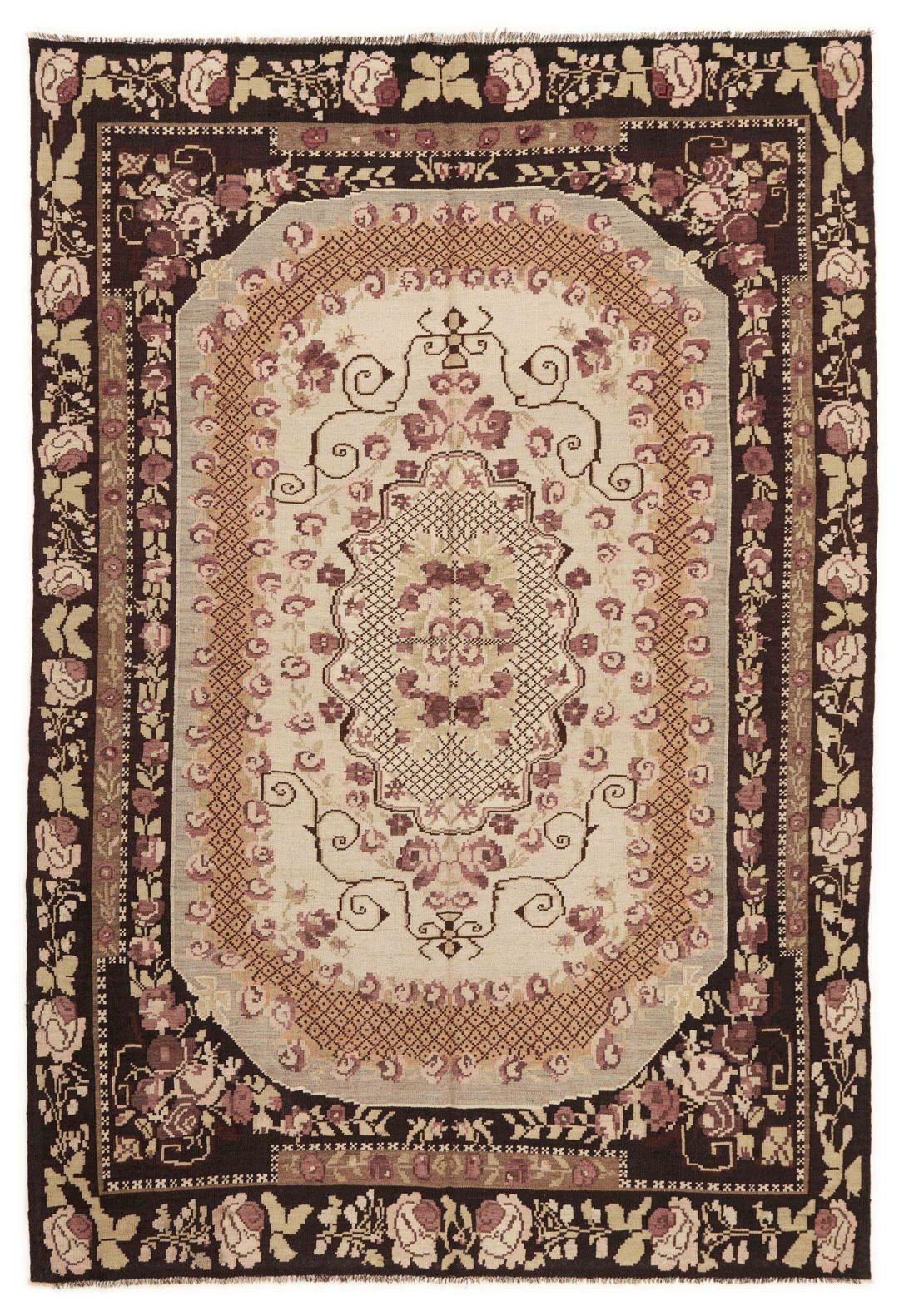 Vintage håndlavet Rose Kelim-tæppe fra Moldova med blomstermotiver i mørkerød og beige.