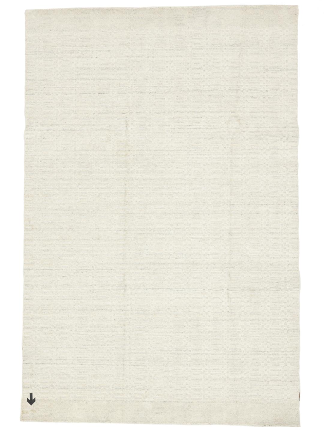 Beige tapijt met subtiel textuurpatroon en minimalistisch design