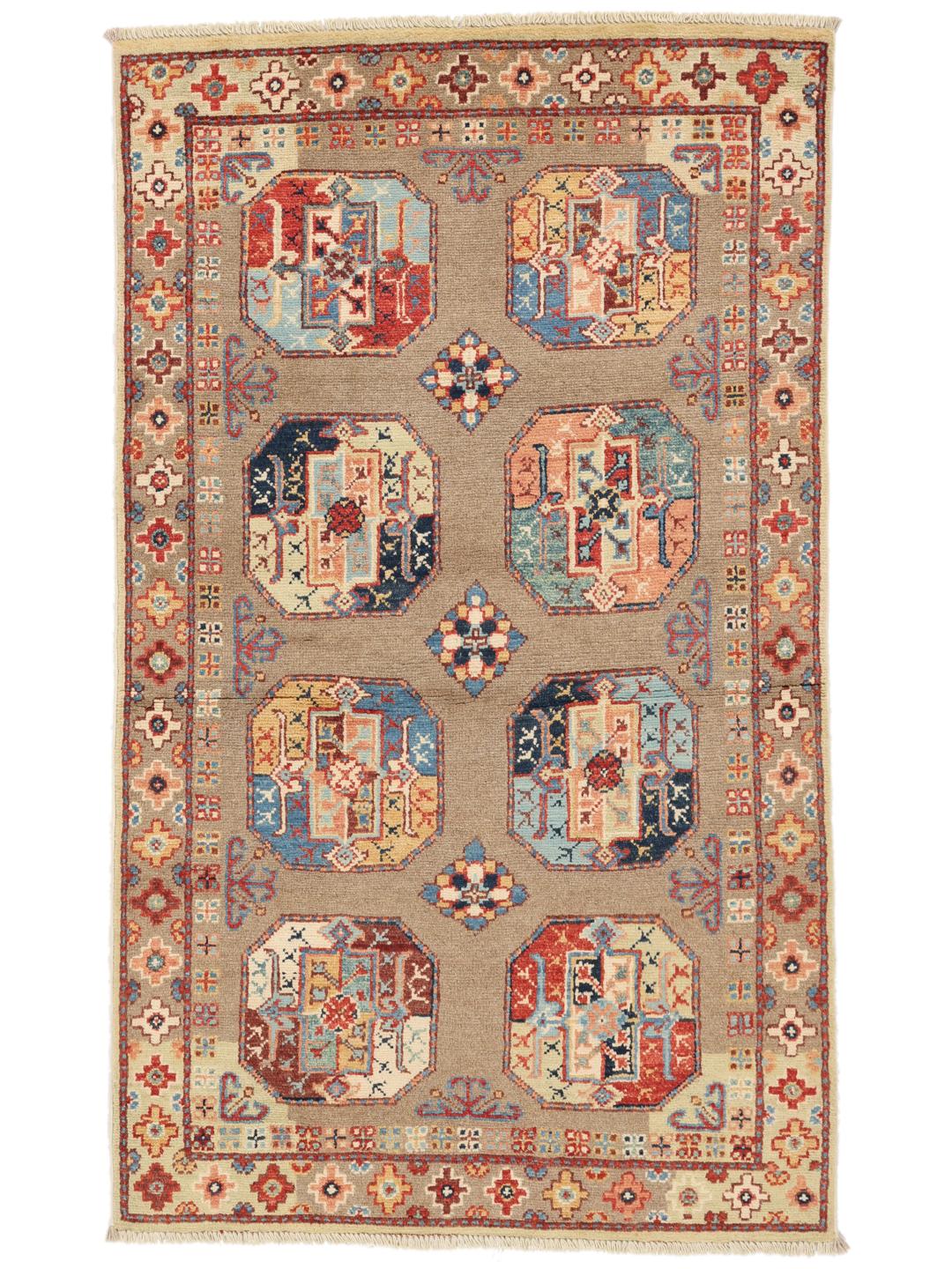 Handgeknoopt Afghaans Kazak-tapijt met een beige veld en geometrische motieven