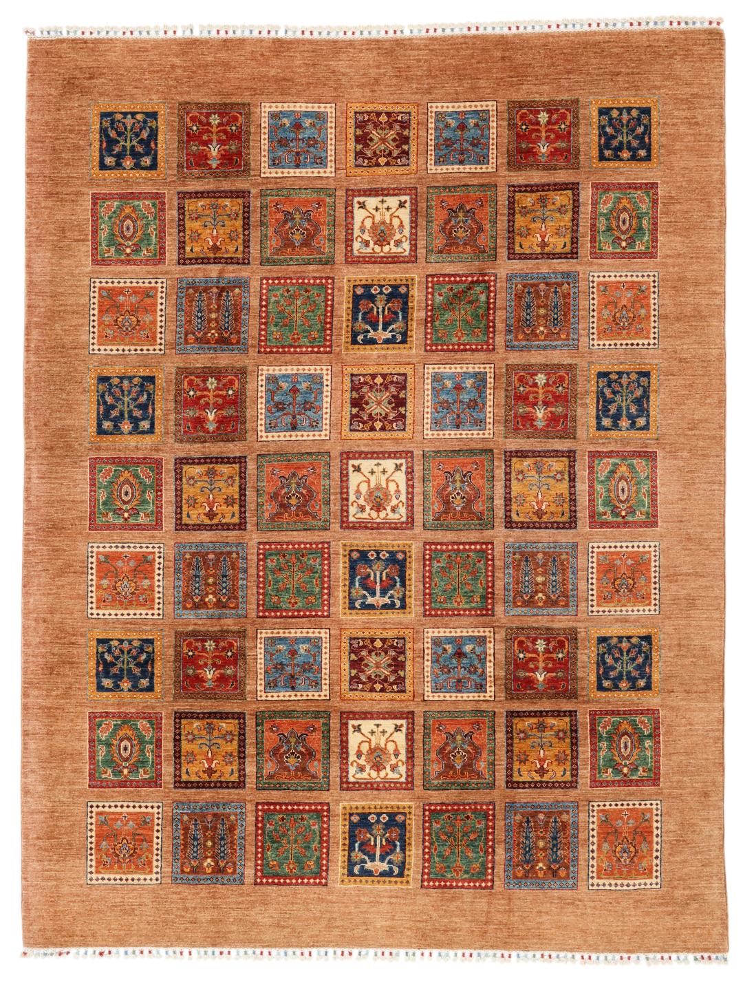 Handgeknoopt tapijt uit Afghanistan in bruin met levendige geometrische motieven