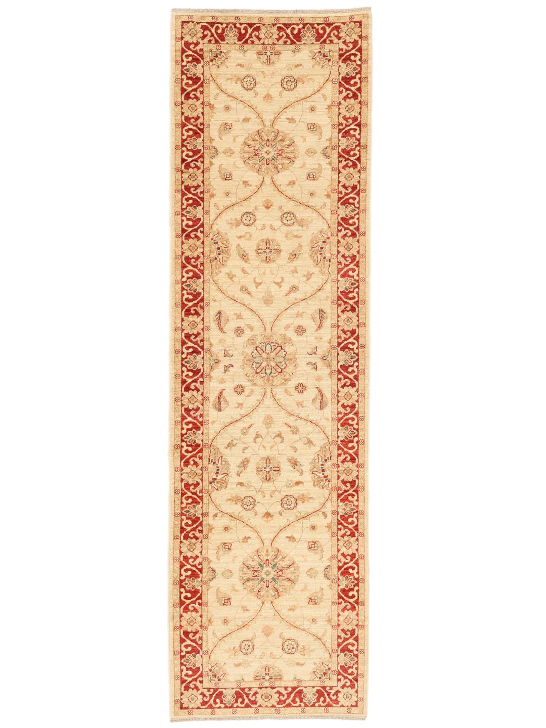 Alfombra pasillera anudada a mano de Pakistán con motivos florales en beige y rojo