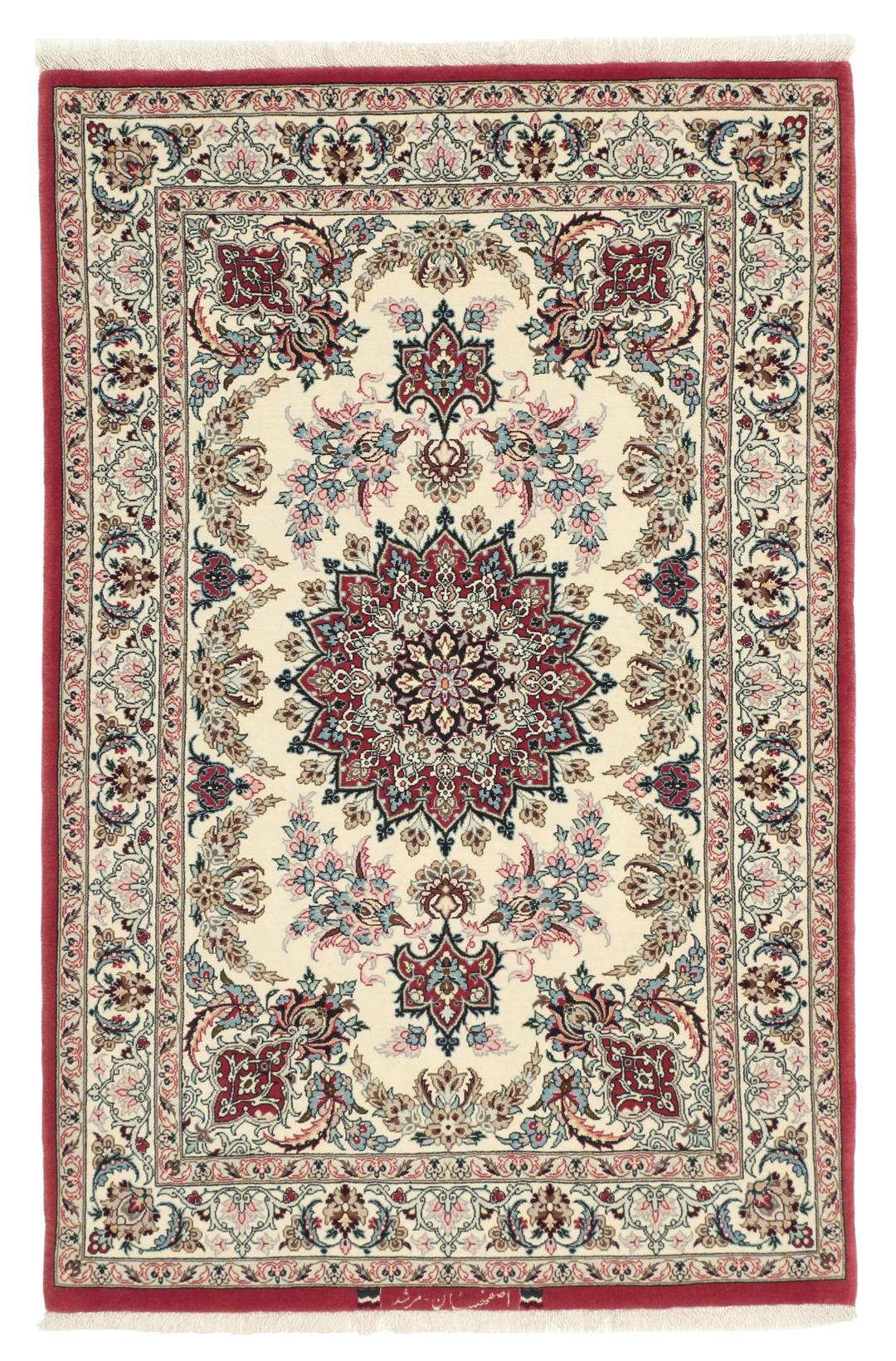 Håndknyttet Isfahan-tæppe fra Mellemøsten i beige og røde nuancer.