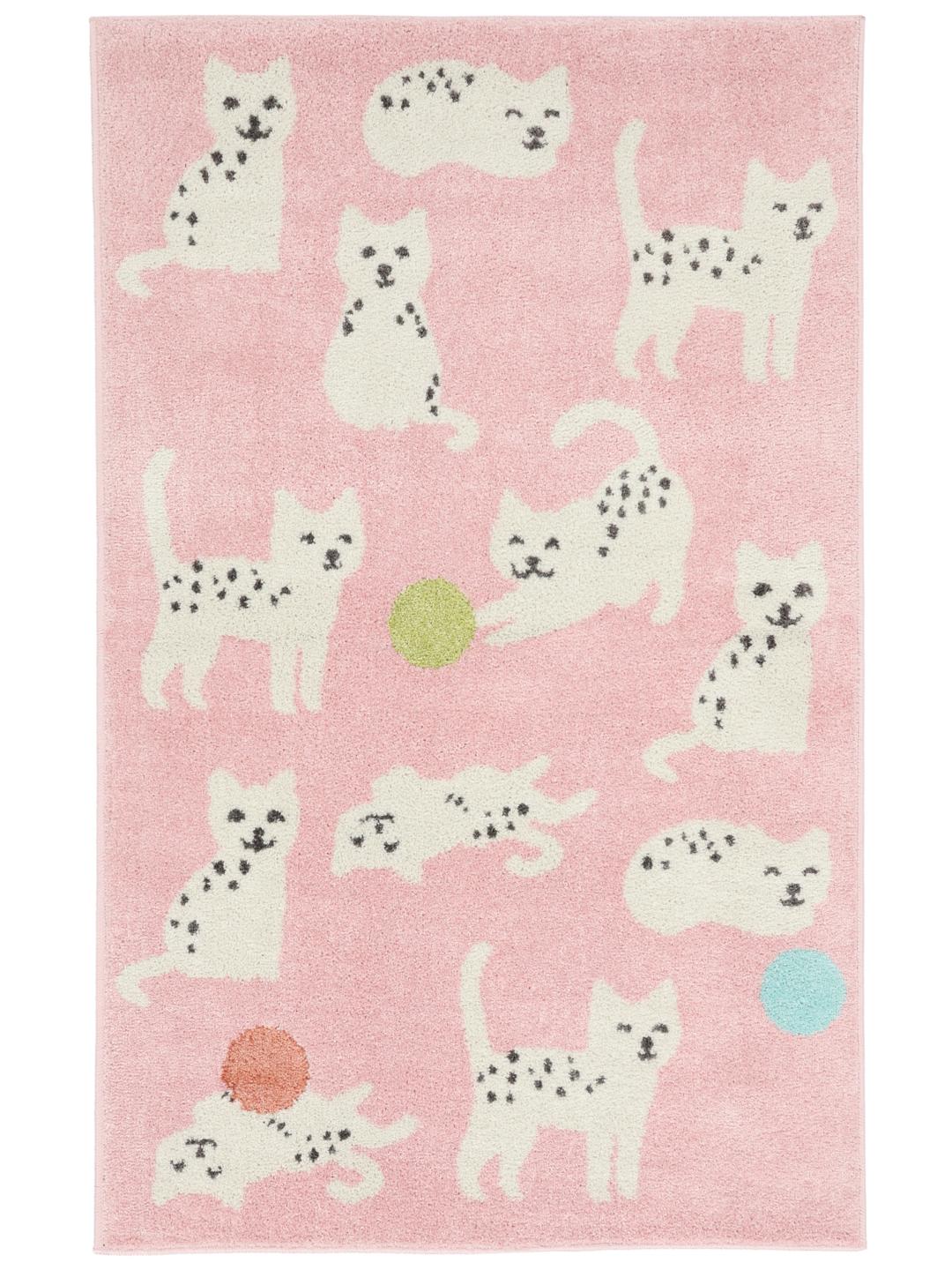 roze tapijt met speelse kattenmotieven en garenbollen