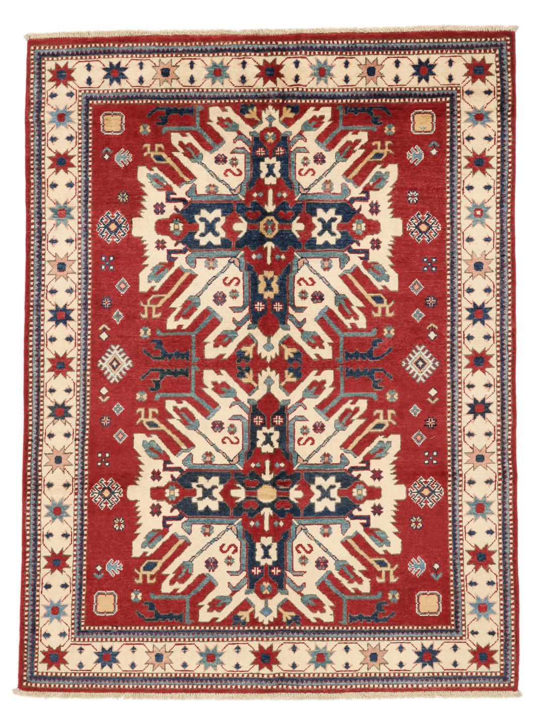 Tapis Kazak noué à la main en provenance d'Afghanistan avec un champ rouge et des motifs géométriques audacieux