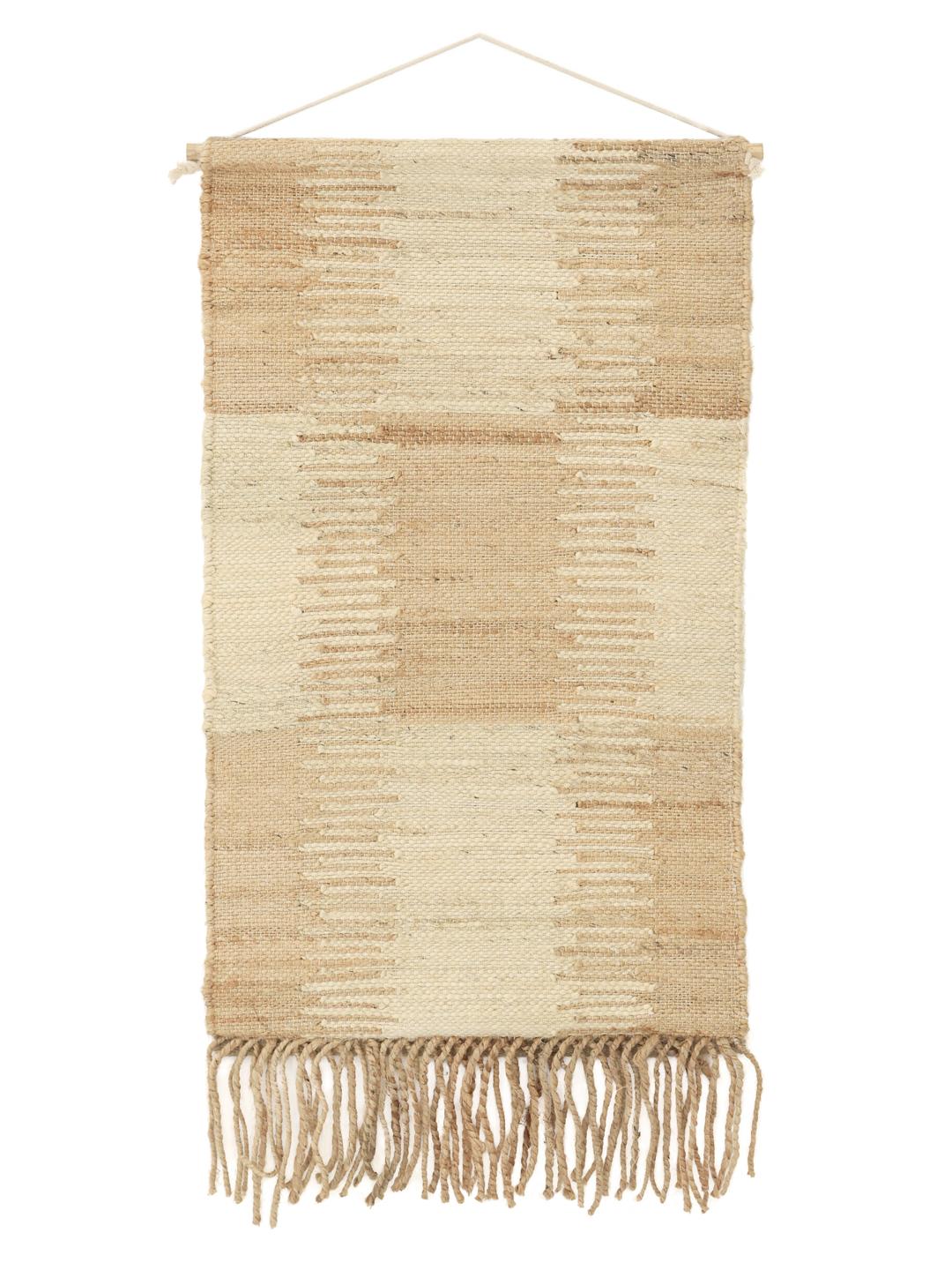 Beige wanddecoratie met een geweven textuur