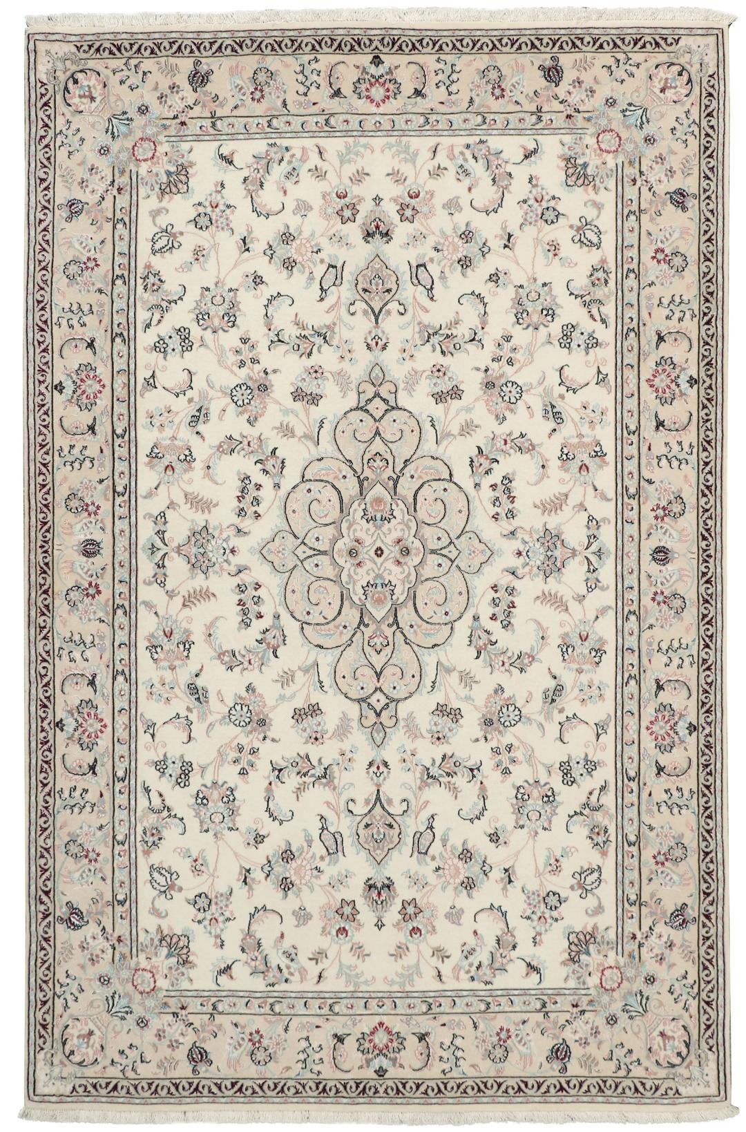 Et rektangulært håndknyttet Ilam Sherkat Farsh-tæppe med indviklede blomstermotiver i beige og bløde farver.