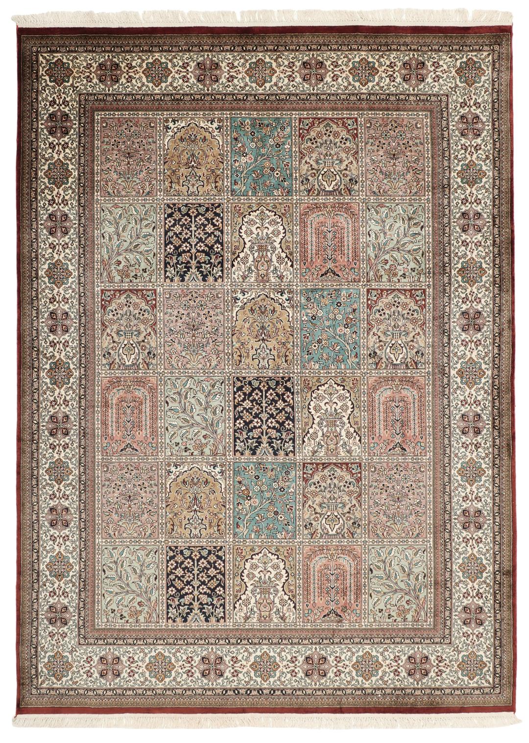Handgeknoopt Kashmir zijden vloerkleed uit India in meerkleurig en beige met een bloemrijk paneelpatroon