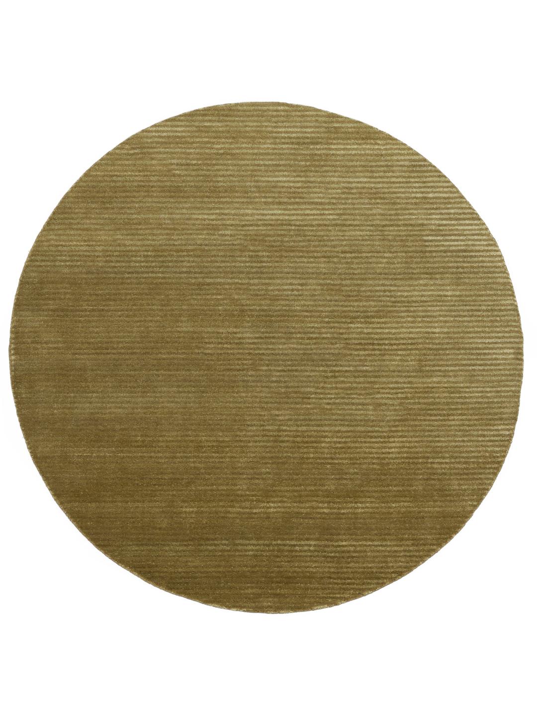 Un tapis rond vert olive avec une texture finement rayée