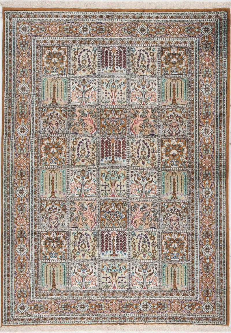Qum zijde