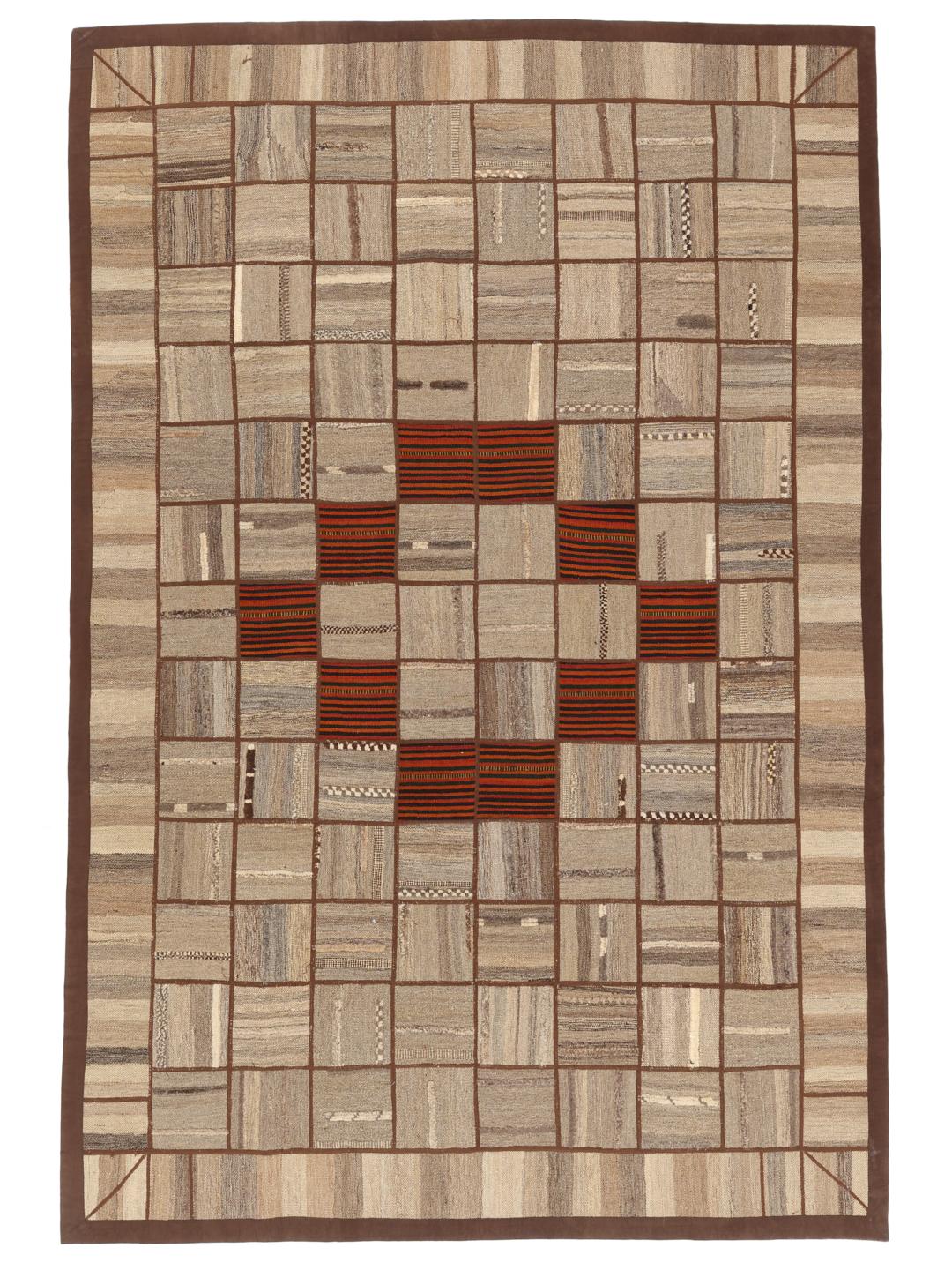 Tapis patchwork du Moyen-Orient tissé à la main dans des tons beige et marron
