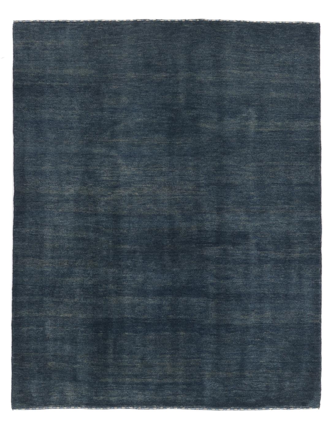 Een luxe handgeknoopt Gabbeh Fine-tapijt uit het Midden-Oosten in een diepe donkerblauwe tint.