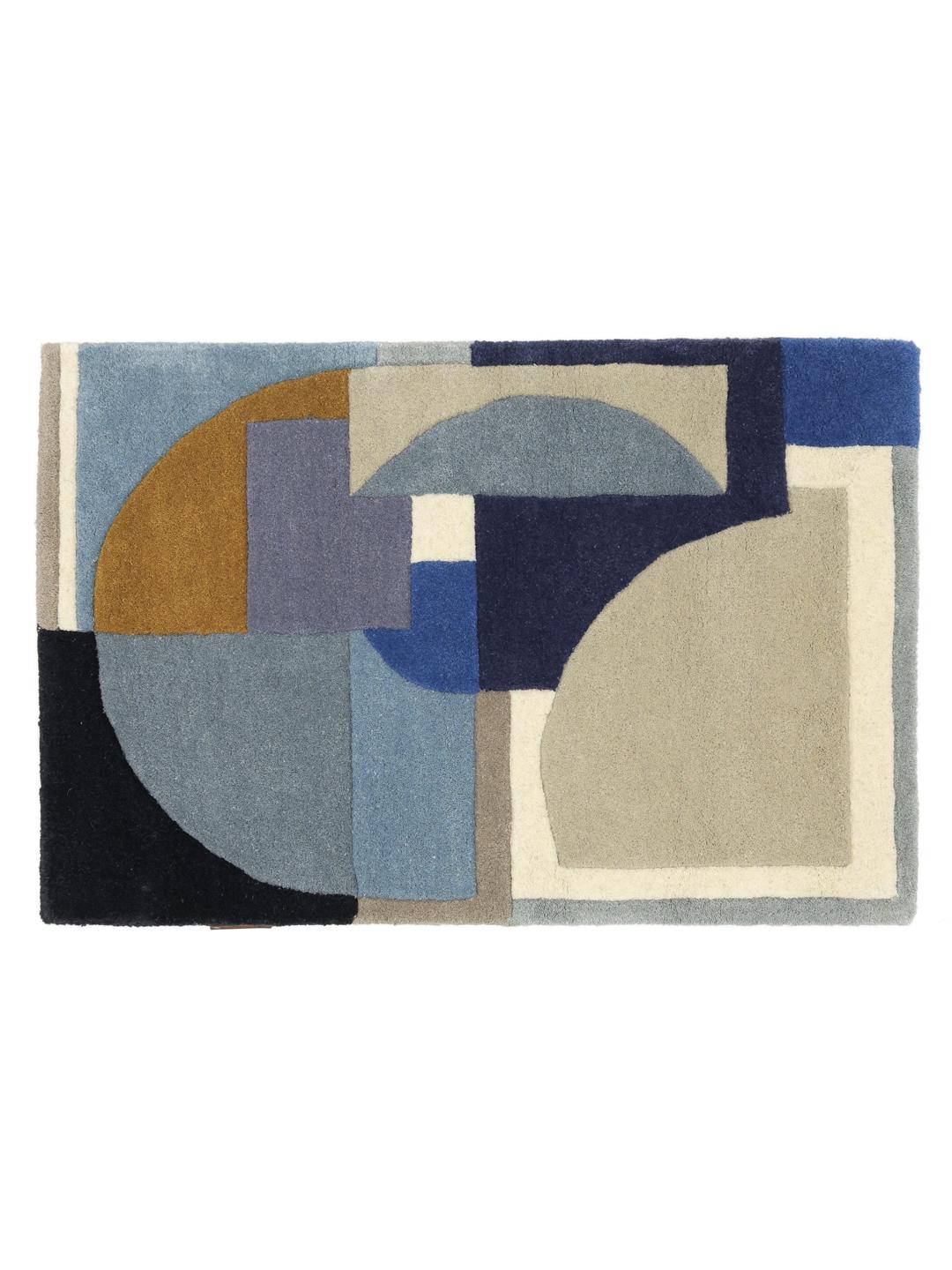 Blauw tapijt met abstracte geometrische vormen