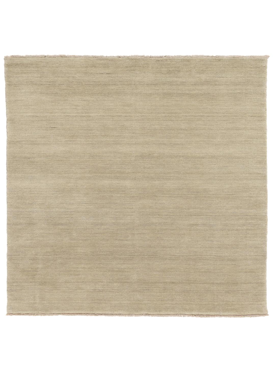 Handloom Fringes hoogpolig vloerkleed in lichtgrijs met verfijnde franjes
