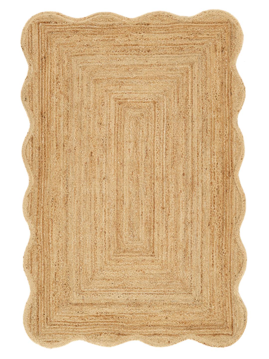 Tapis beige avec un bord ondulé