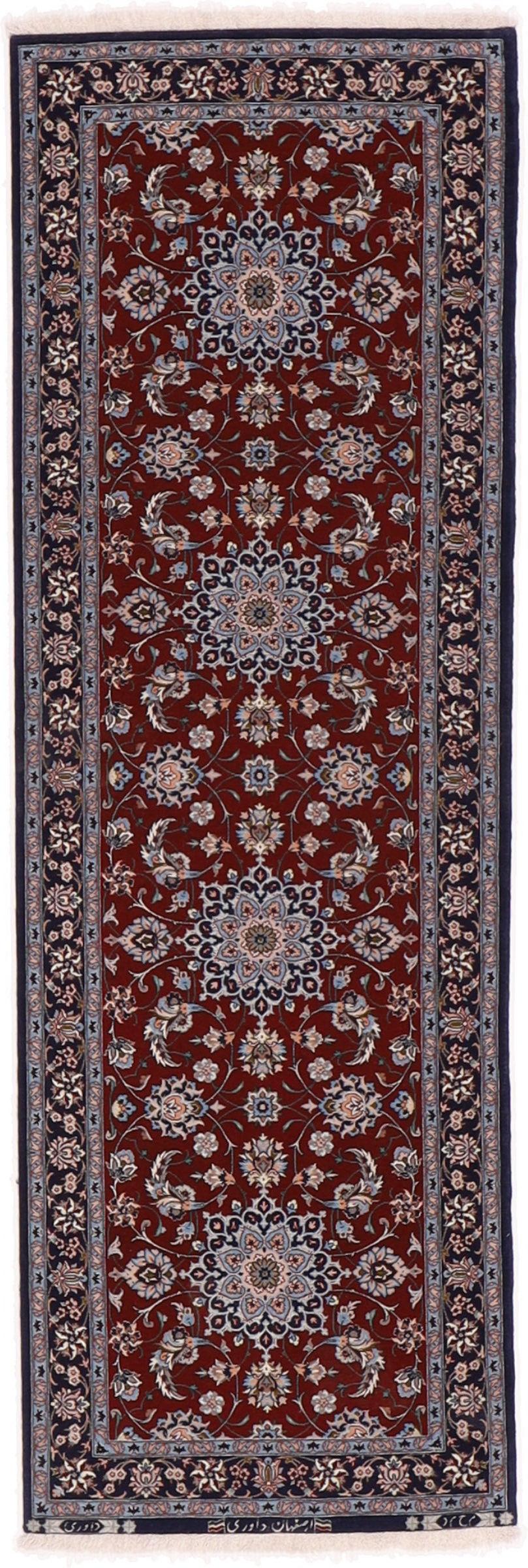 Handgeknoopte Isfahan loper met gedetailleerde bloempatronen in donkerrood en blauw
