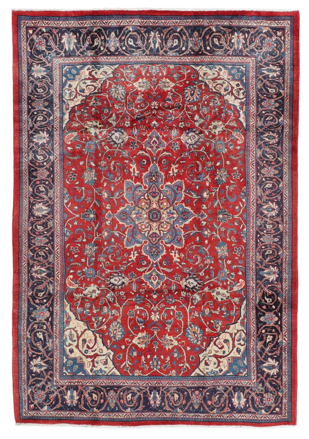 Een handgeknoopt rood Mahal-tapijt met een bloemenmedaillon en een marineblauwe rand.