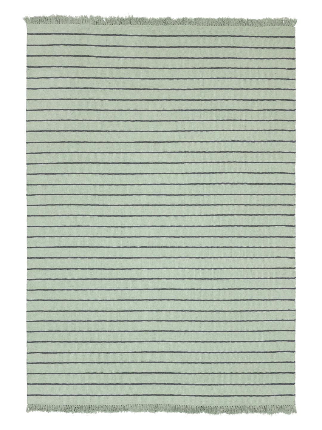 Tapis vert avec des rayures gris foncé et des bordures à franges