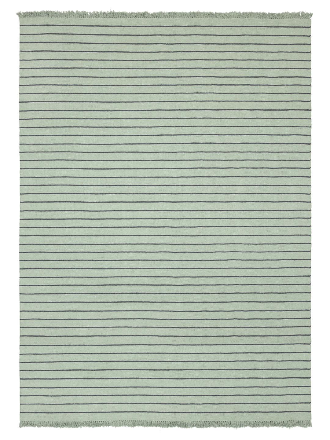 Tapis vert avec des rayures gris foncé et des bordures à franges